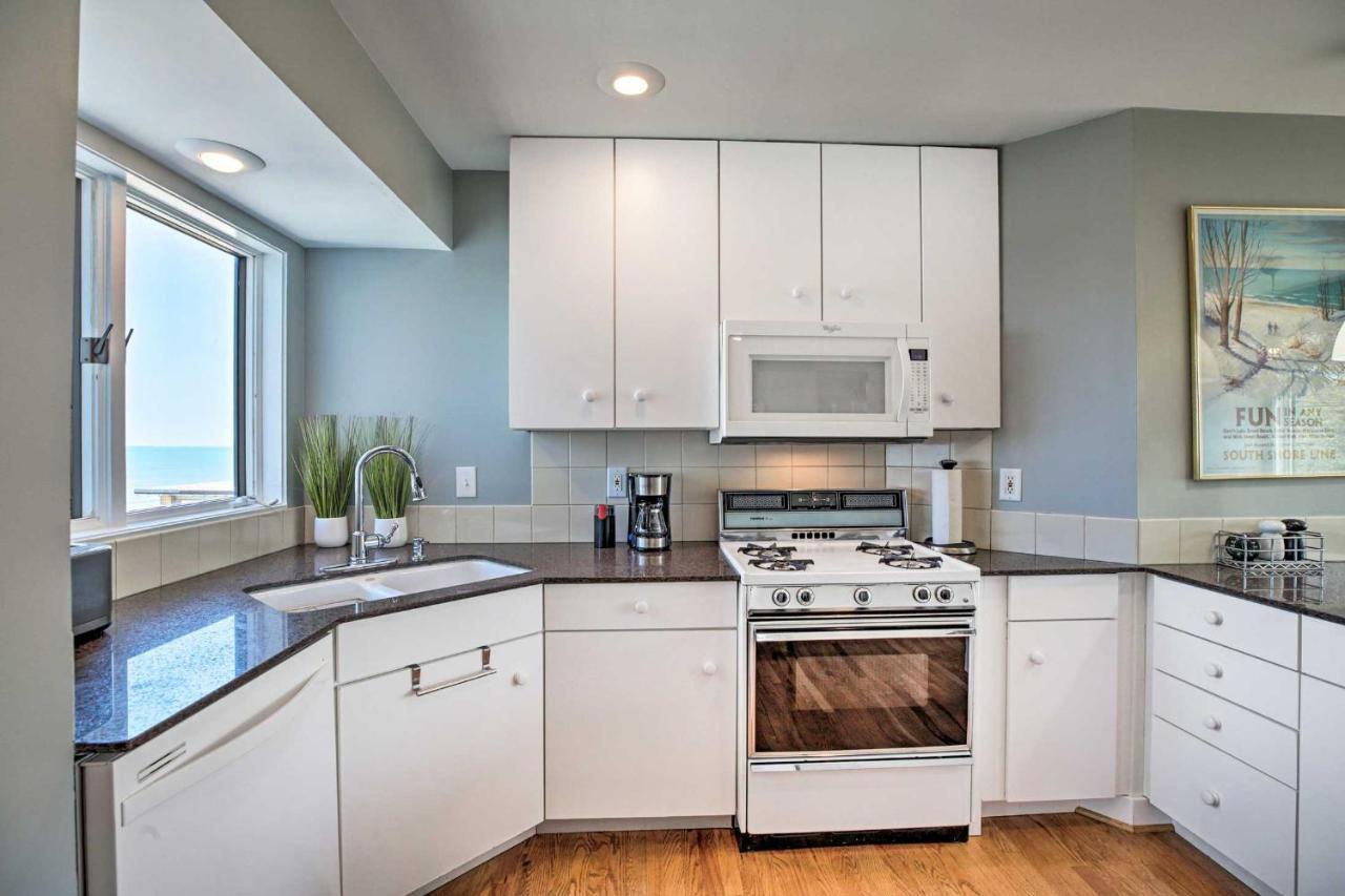 Lakefront Family Retreat With Grill Steps To Beach! Gary Εξωτερικό φωτογραφία